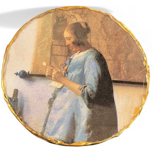 Unique handmade 4 Piece Coaster Set Depicting Women from the 1600s - Picture 4 of 6